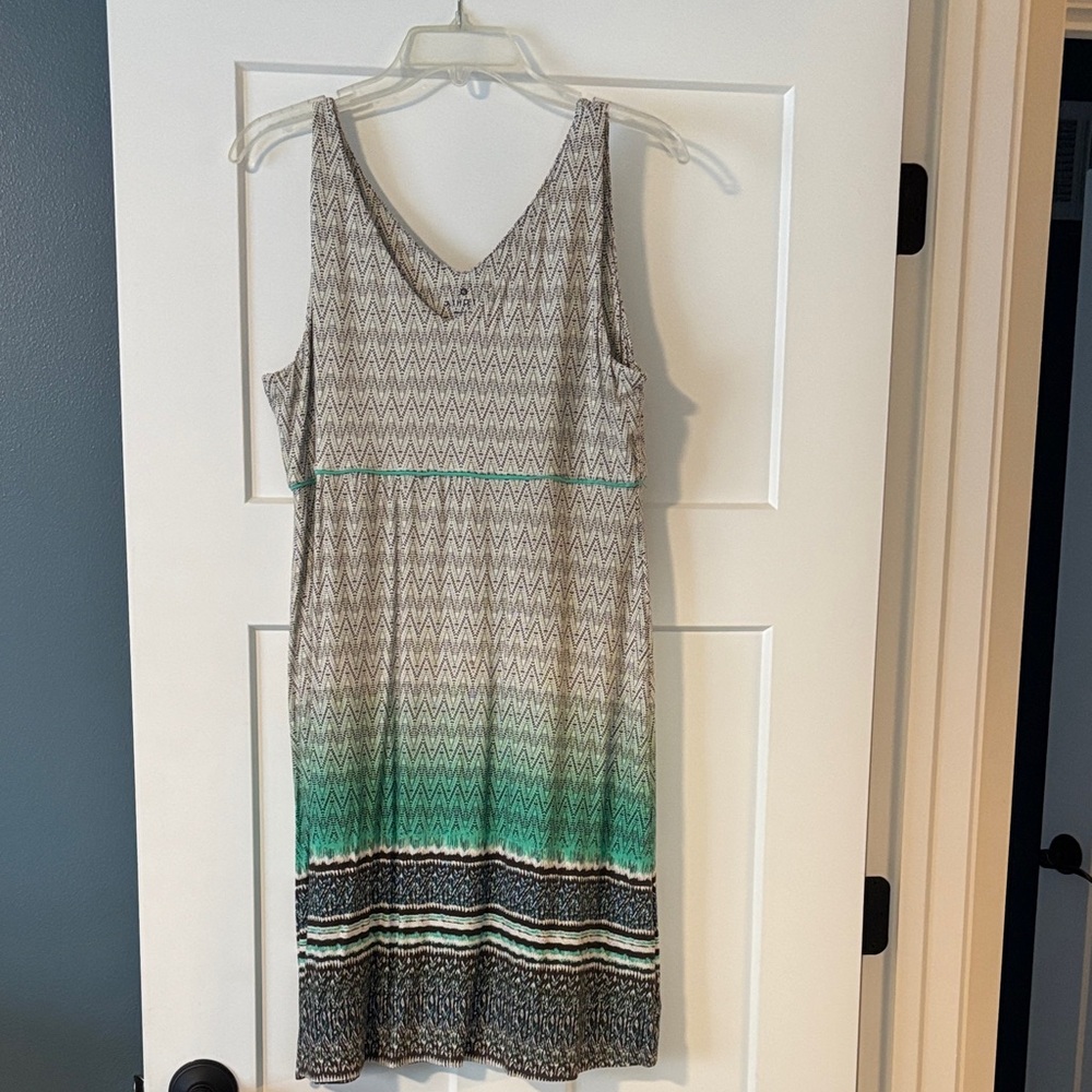 Athleta Santorini Size L Green and Brown vneck Sleeveless Dress